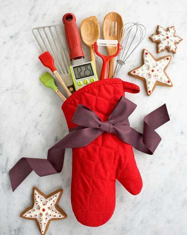 Alternative Gift wrap idea using a oven mitt