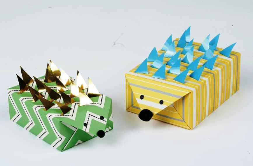 D gift wrap idea for Christmas - Hedgehog gift wrapping 