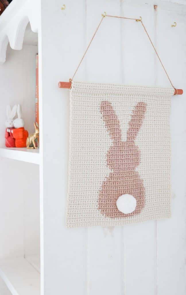 Rabbit wall hanging crochet pattern | crochet nursery decor