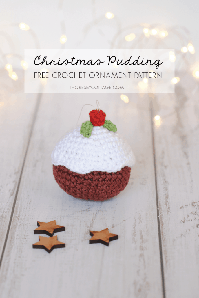 Christmas pudding crochet pattern | Free crocheted Christmas decoration