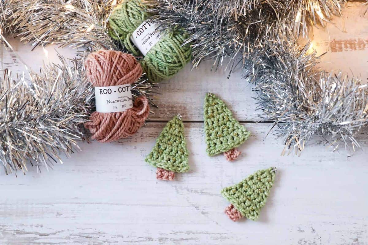 Mini crochet Christmas tree tutorial