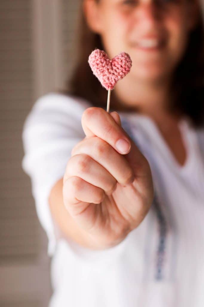 crochet heart popper for valentines day crochet