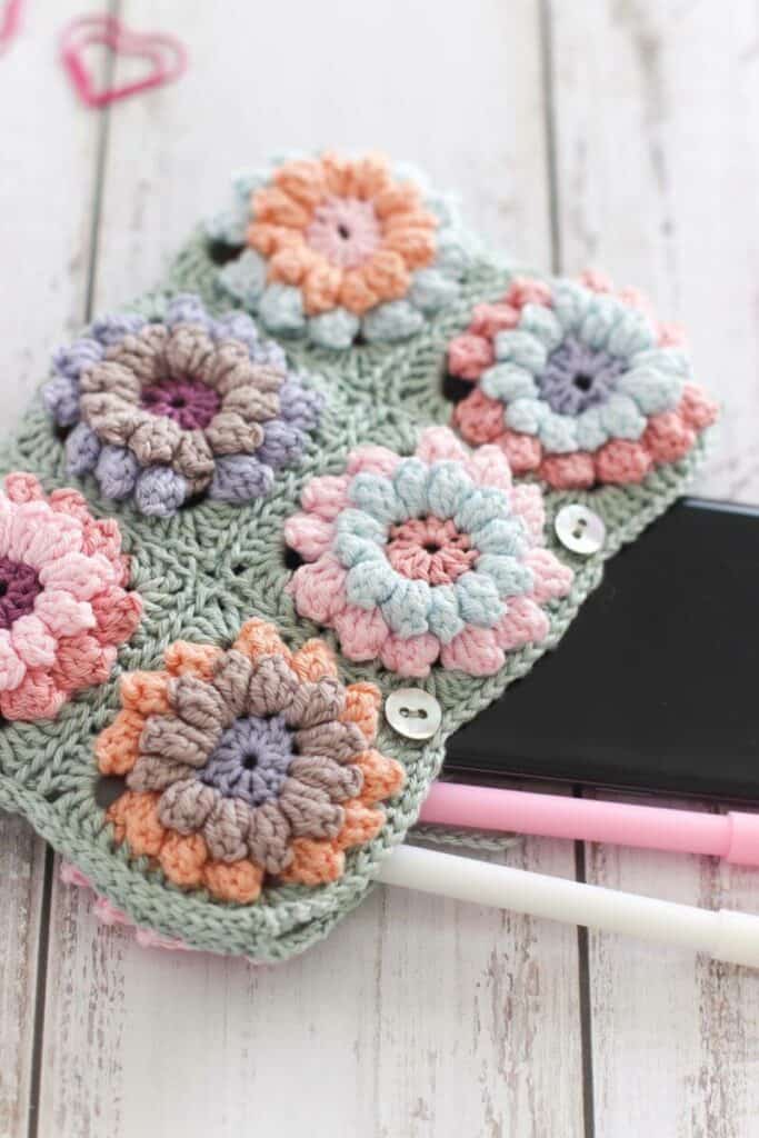 Flower granny square crochet bag