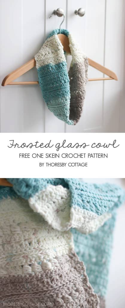 Free crochet cowl pattern, crochet cowl using just one skein of yarn, blue, cream, beige crocheted cowl.