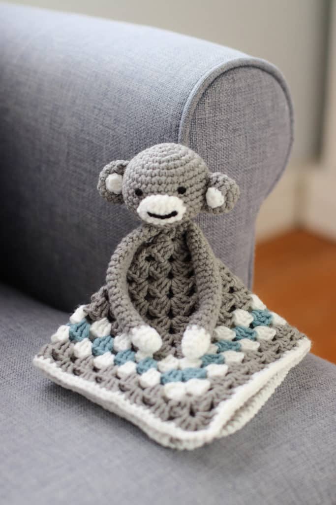Romantic Gorilla Gift For Wife Or Girlfriend – Mini Crochet Gorilla