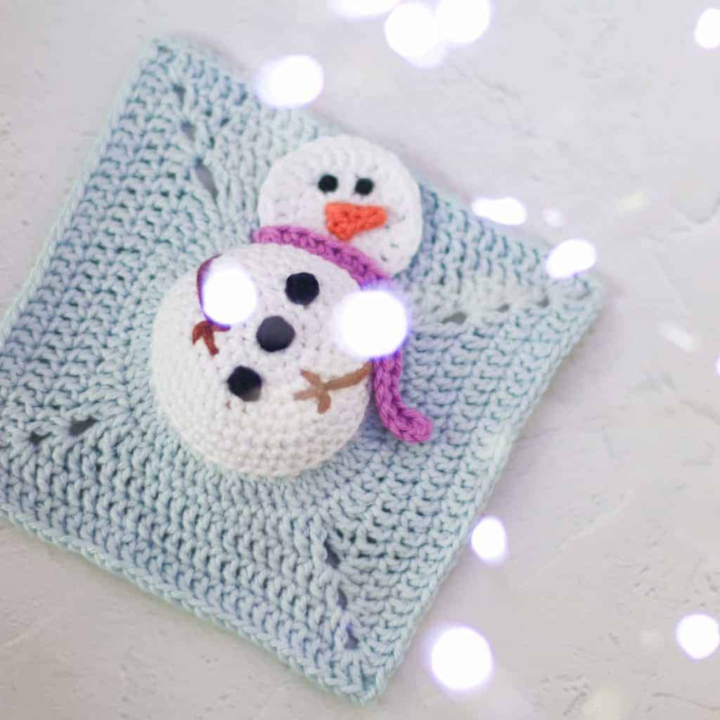 Christmas granny square with crochet snowman