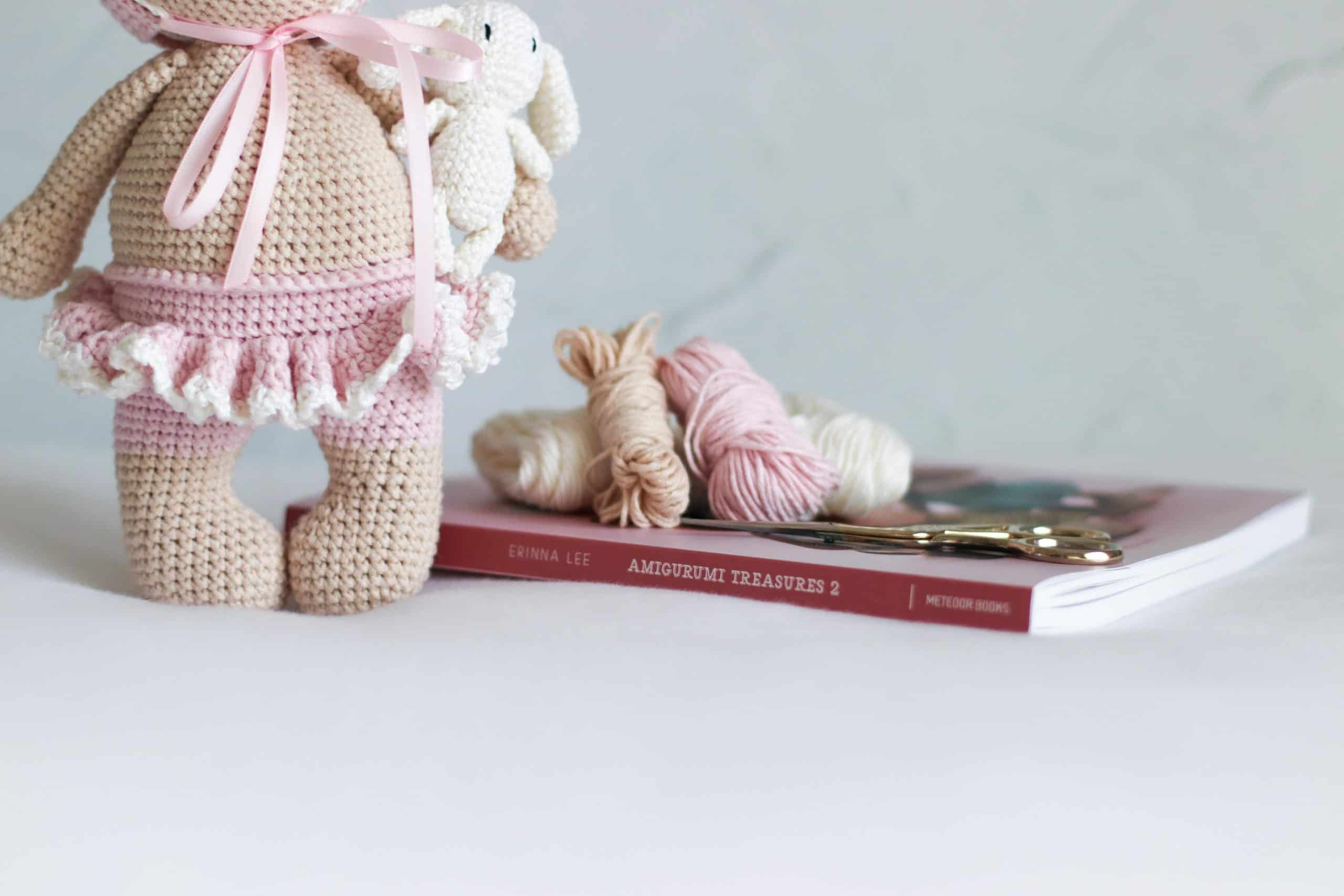 Libro Amigurumi Treasures 2: 15 More Crochet Projects to Cherish (en  Inglés) De Erinna Lee - Buscalibre