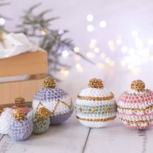 Christmas bauble crochet pattern - Free crochet pattern