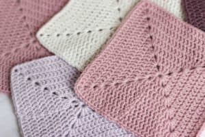 Solid granny square pattern