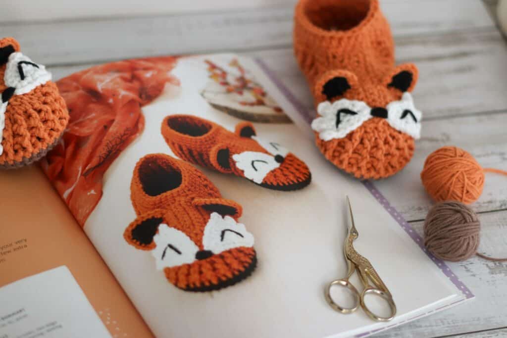 Crochet animal best sale slippers free pattern