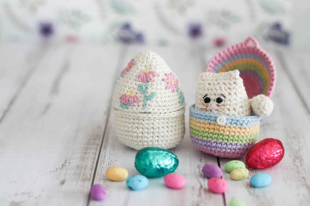 Easter kitty crochet pattern - crochet cat and crochet easter egg
