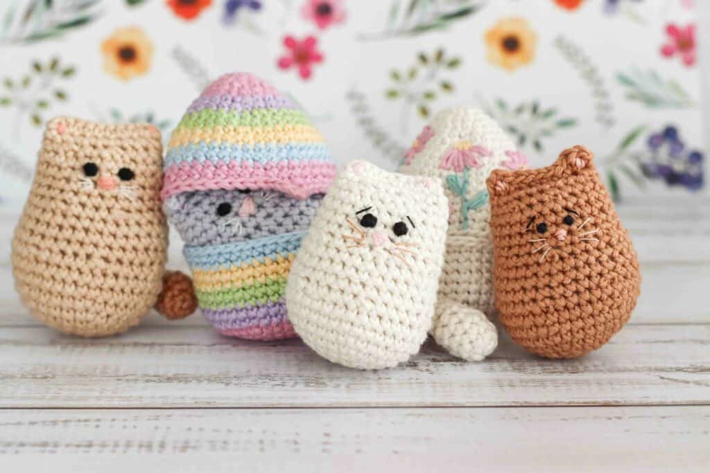Easter crochet cat and crochet easter eggs