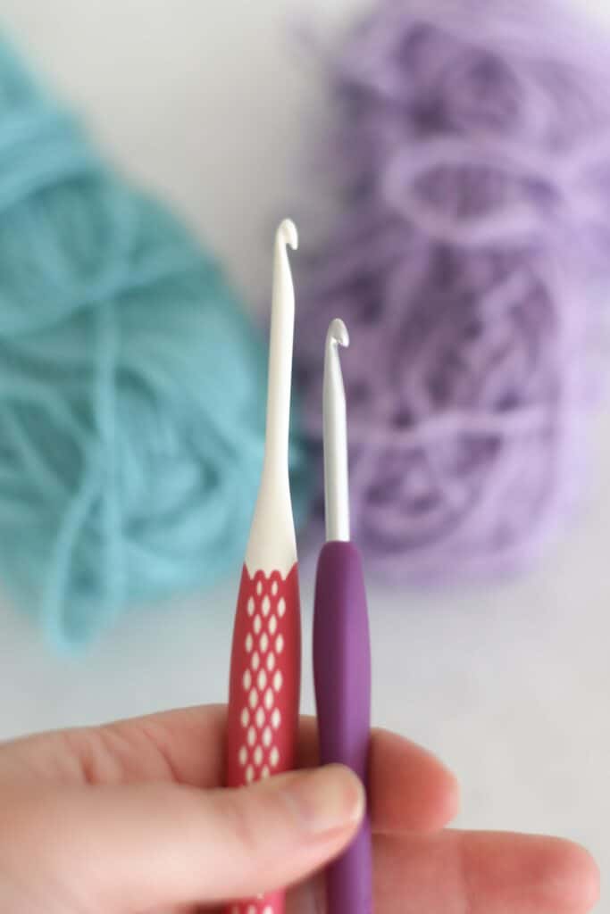 Comparison of the Prym crochet hook and the Clover amor crochet hook | Prym crochet hook review