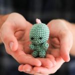 Tiny dinosaur crochet pattern